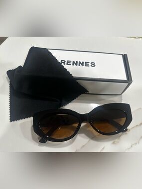 Rennes Black Sunglasses with Brown Lenses
